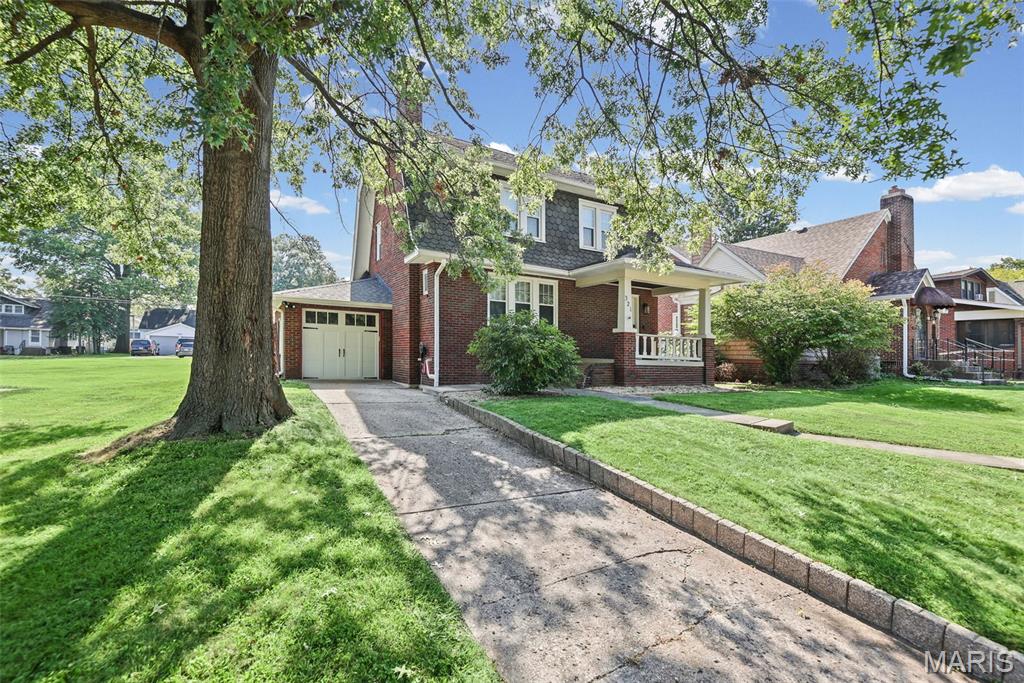 3rd image of 321 S Missouri Ave, Belleville, IL 62220 | MLS# MIS26053789