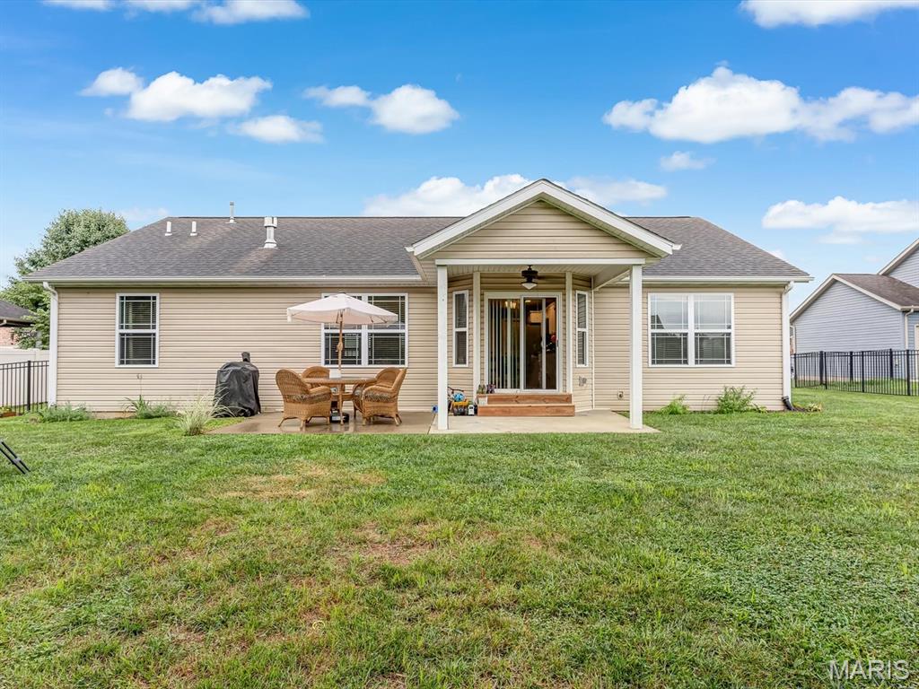 31st image of 305 Ambrose Dr, Troy, IL 62294 | MLS# MIS26053796