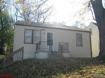 1st image of 256 Flora Dr, Saint Louis, MO 63135 | MLS# MIS26053824