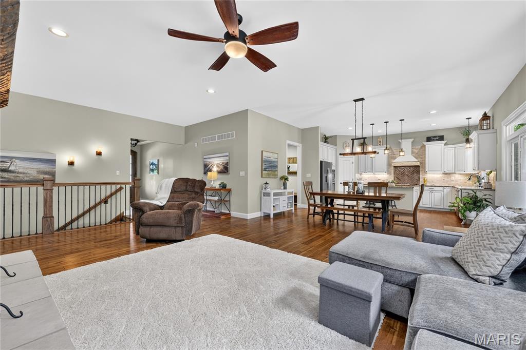 3rd image of 524 Stonewolf Creek Dr, Wentzville, MO 63385 | MLS# MIS26053873