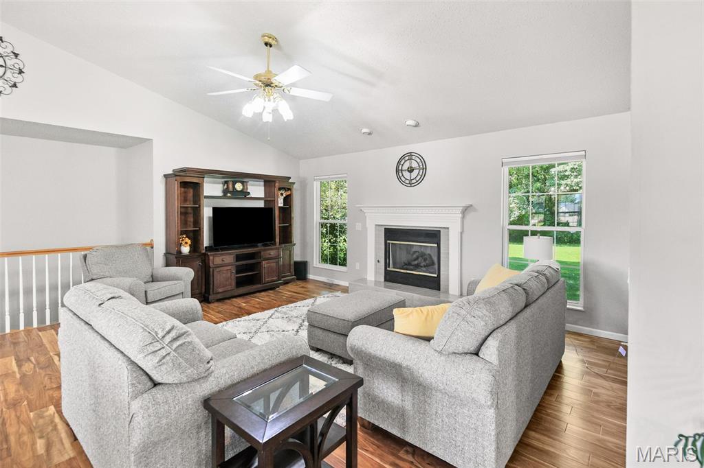 3rd image of 1579 Meade Dr, O'fallon, IL 62269 | MLS# MIS26053875
