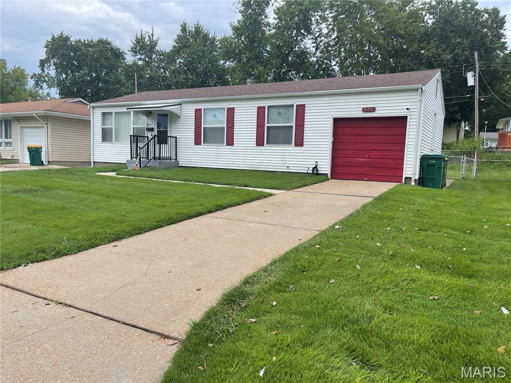 1st image of 611 Marshfield Dr, Saint Louis, MO 63137 | MLS# MIS26053890