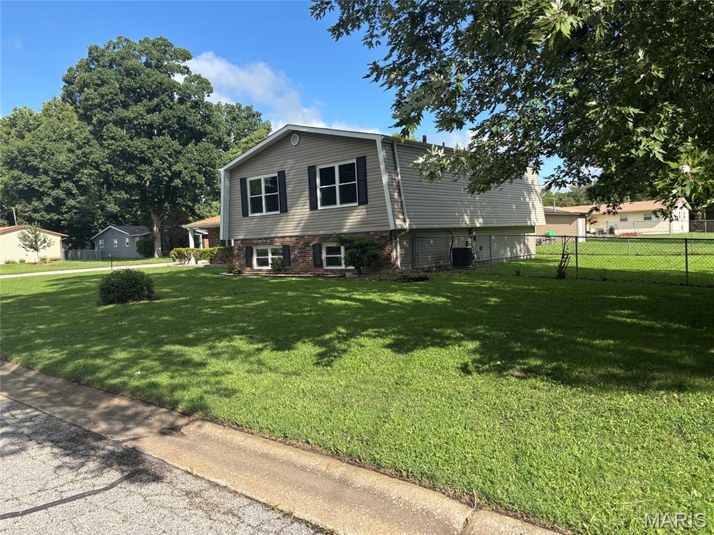 2nd image of 209 Orleans Dr, Fairview Heights, IL 62208 | MLS# MIS26053908