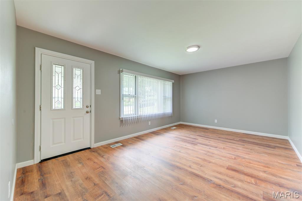 Photo 5 of Single family home for sale at 3349 Marmary Ln, Saint Ann, MO 63074 | MLS# MIS26053910 | Listing updated on 2026-09-04
