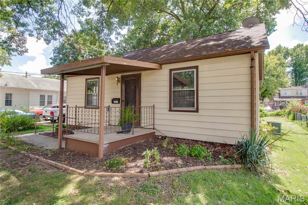 2nd image of 3423 Thomas Ave, Alton, IL 62002 | MLS# MIS26053927
