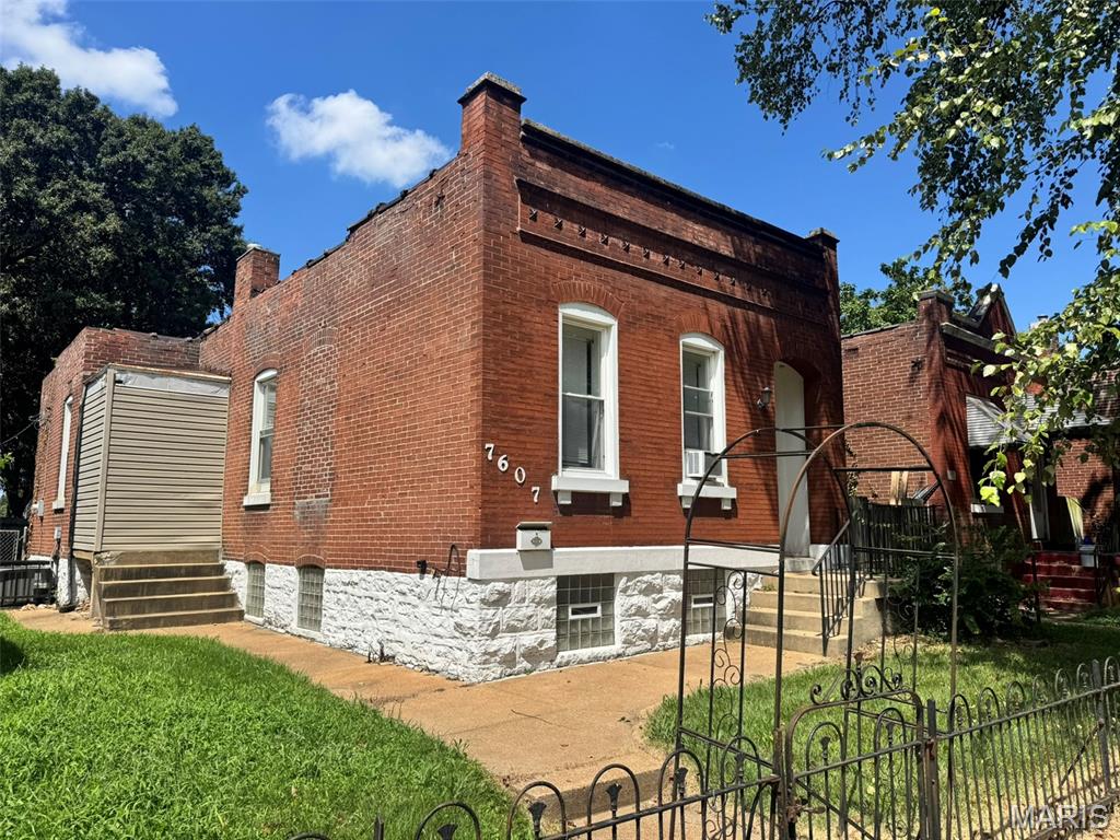 1st image of 7607 Vermont Ave, Saint Louis, MO 63111 | MLS# MIS26053930