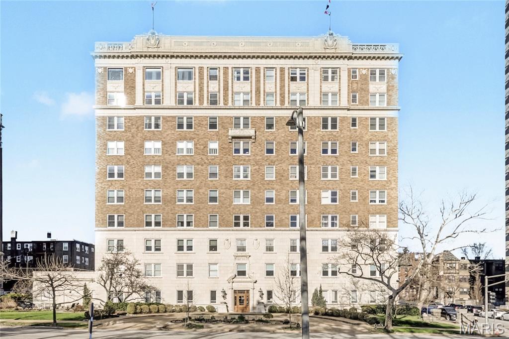 1st image of 701 S Skinker Blvd #303, St Louis, MO 63105 | MLS# MIS26053980