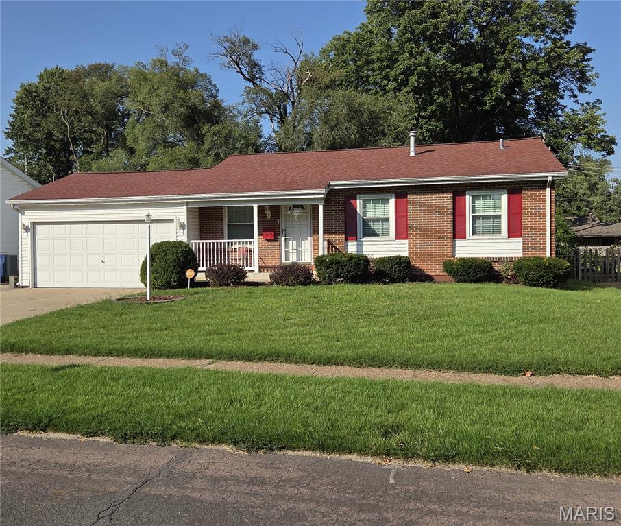 1st image of 1095 Thompson Dr, Florissant, MO 63031 | MLS# MIS26053991