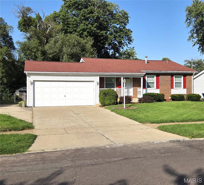 2nd image of 1095 Thompson Dr, Florissant, MO 63031 | MLS# MIS26053991