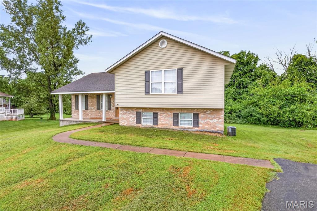 3rd image of 411 Trevor Ct, Bonne Terre, MO 63628 | MLS# MIS26054004