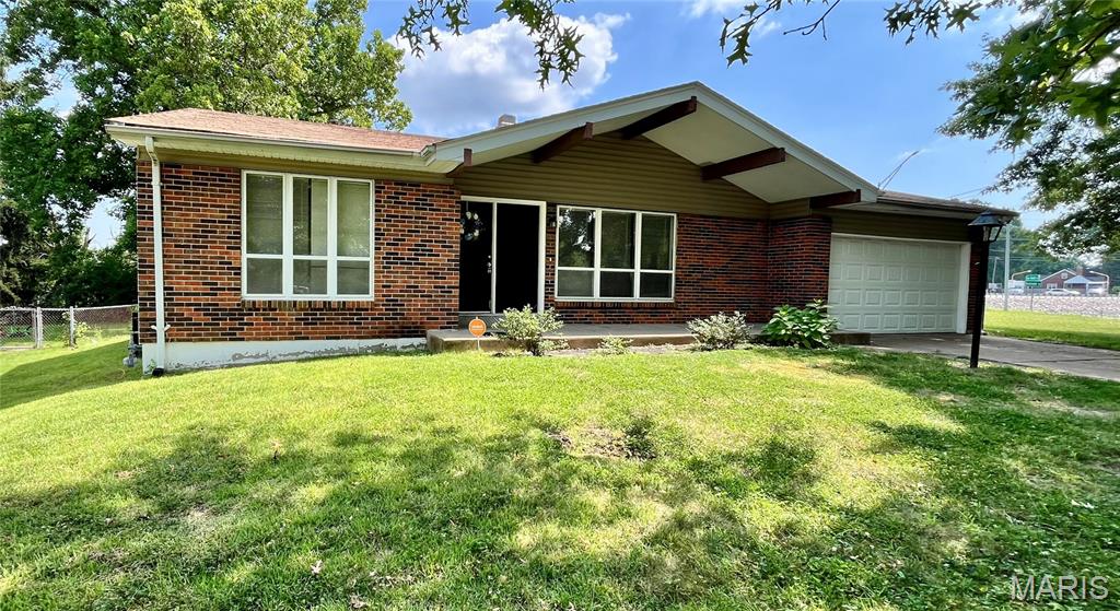 27th image of 12804 Fox Haven Dr, Florissant, MO 63033 | MLS# MIS26054025