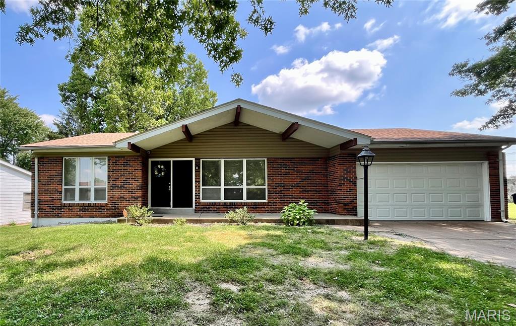 1st image of 12804 Fox Haven Dr, Florissant, MO 63033 | MLS# MIS26054025