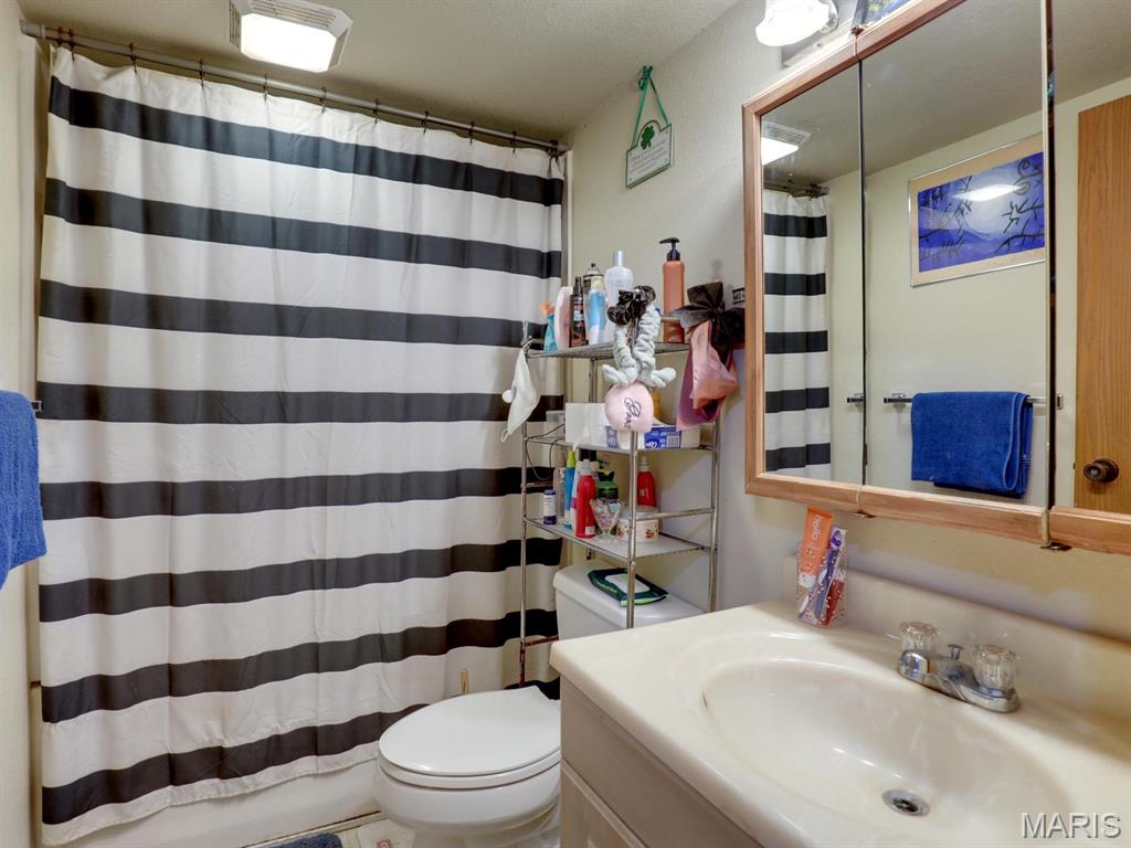 Photo 4 of Single family home for sale at 325 Westwood Dr, Kahoka, MO 63445 | MLS# MIS26054028 | Listing updated on 2026-09-02