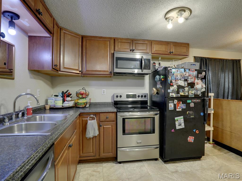 Photo 3 of Single family home for sale at 325 Westwood Dr, Kahoka, MO 63445 | MLS# MIS26054028 | Listing updated on 2026-09-02
