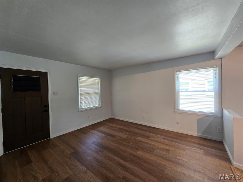 4th image of 10642 Dunkeld Cir, Saint Louis, MO 63137 | MLS# MIS26054040