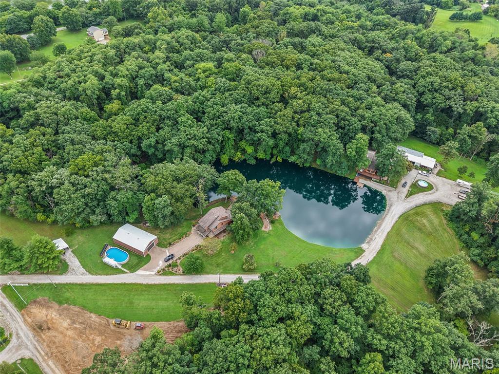 3rd image of 2409 Winter Ln, Godfrey, IL 62035 | MLS# MIS26054057