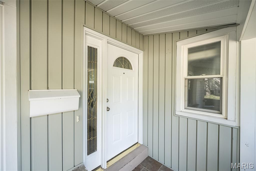 2nd image of 1840 Saint Anthony Ln, Florissant, MO 63033 | MLS# MIS26054070