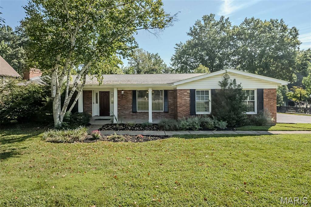 41st image of 749 Chatelet Woods Dr, St Louis, MO 63135 | MLS# MIS26054096