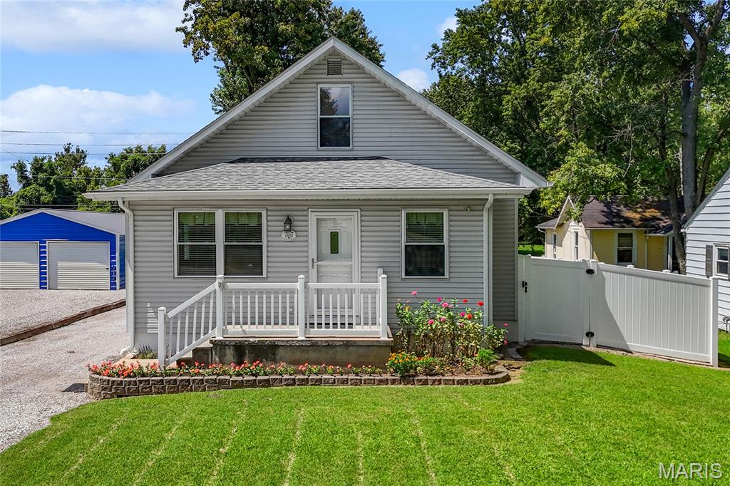 2nd image of 2403 Old State Route 3, East Carondelet, IL 62240 | MLS# MIS26054104