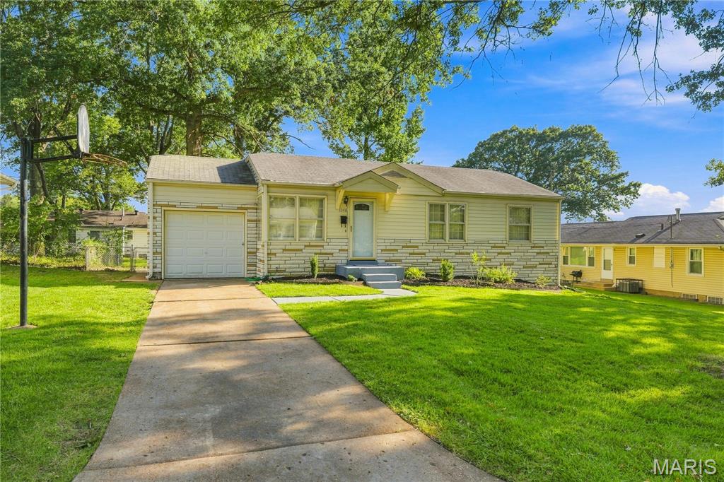 2nd image of 1540 Fathom Dr, Bellefontaine Nghbrs, MO 63137 | MLS# MIS26054126