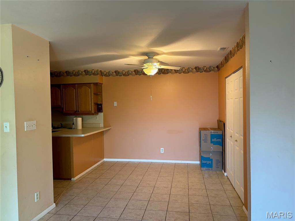 3rd image of 10011 Echoridge Ln, Mehlville, MO 63123