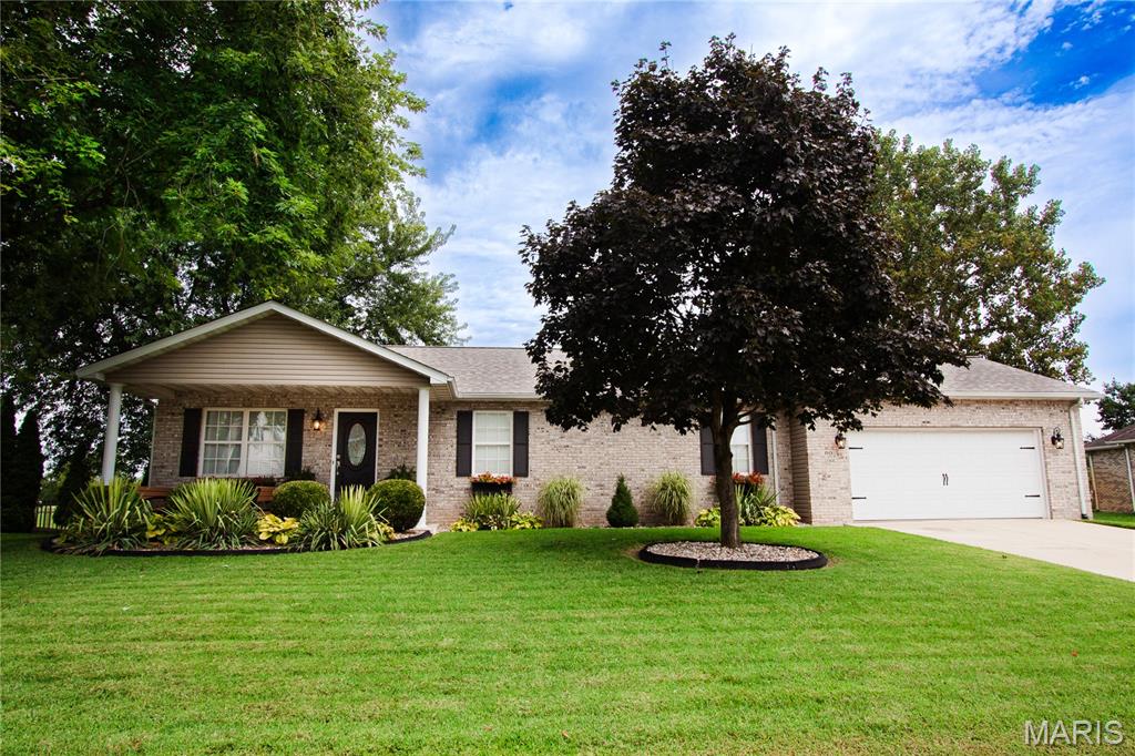 2nd image of 80 Raes Creek Dr, Granite City, IL 62040 | MLS# MIS26054313