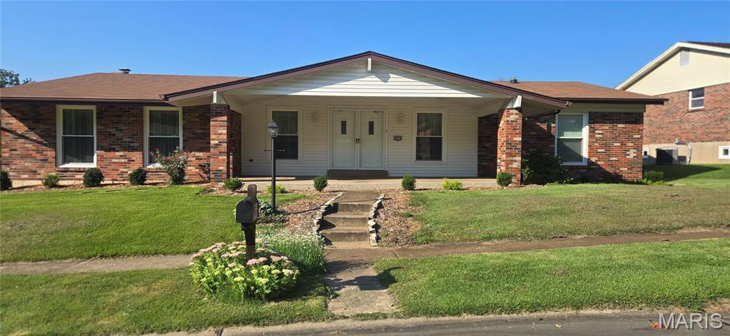 1st image of 4828 Broad Oak Dr, Unincorporated, MO 63128 | MLS# MIS26054320