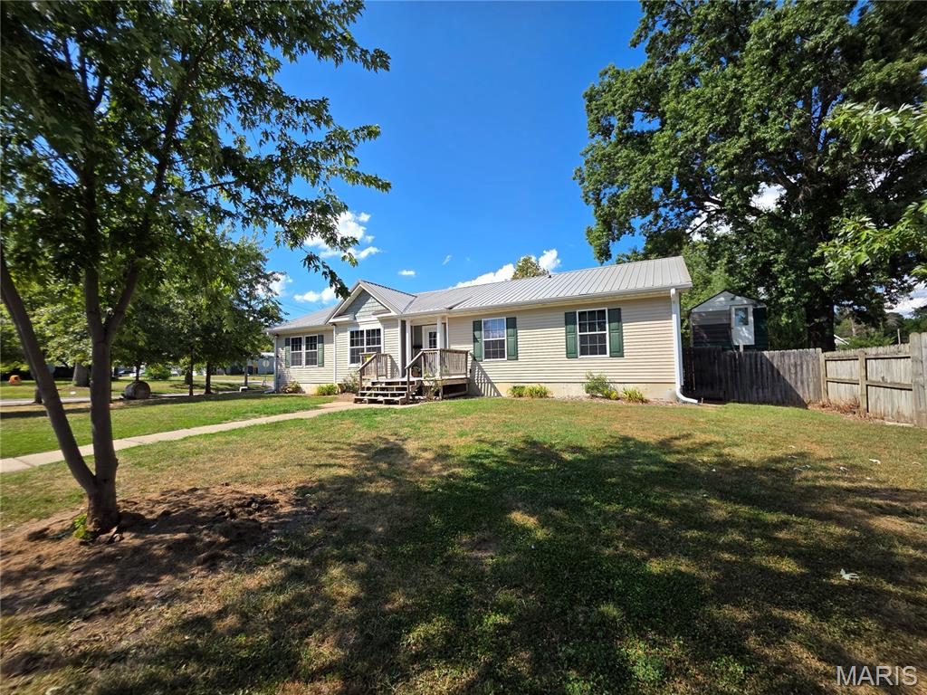 Photo 1 of Sale Pending at 1135 W Breckenridge St, Mexico, MO 65265 | MLS# MIS26054346 | Listing updated on 2026-09-06