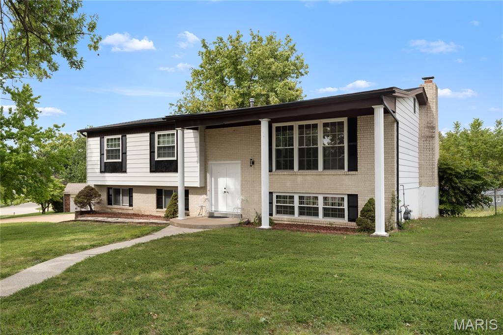 image of 6018 Gatling Dr, Oakville, MO 63129 | MLS# MIS26054357