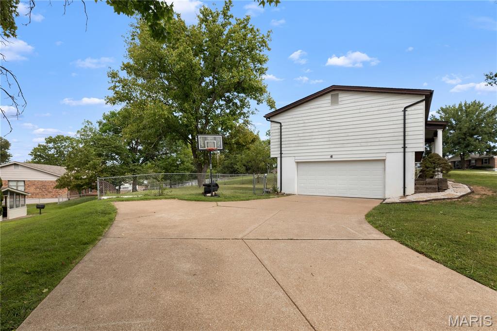27th image of 6018 Gatling Dr, Oakville, MO 63129 | MLS# MIS26054357
