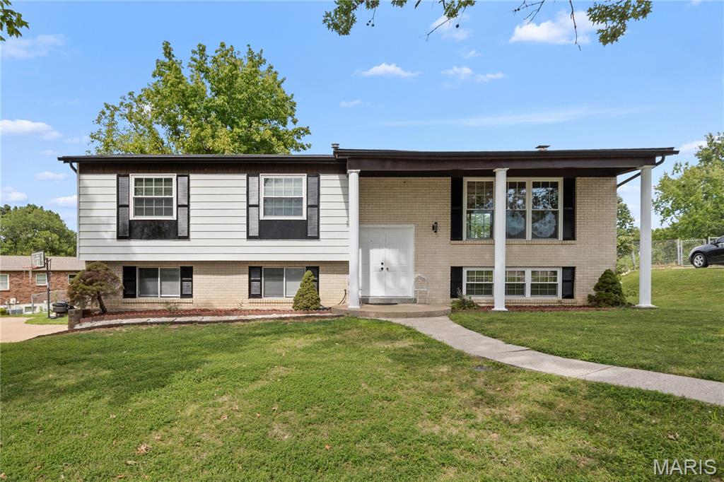 1st image of 6018 Gatling Dr, Oakville, MO 63129 | MLS# MIS26054357