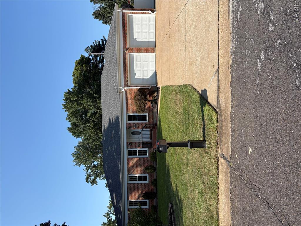 image of 5849 Oak Branch Dr, St Louis, MO 63128 | MLS# MIS26054377
