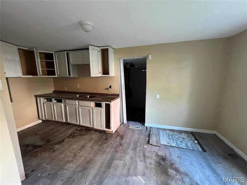7th image of 7711 Minnesota Ave, St Louis, MO 63111 | MLS# MIS26054401