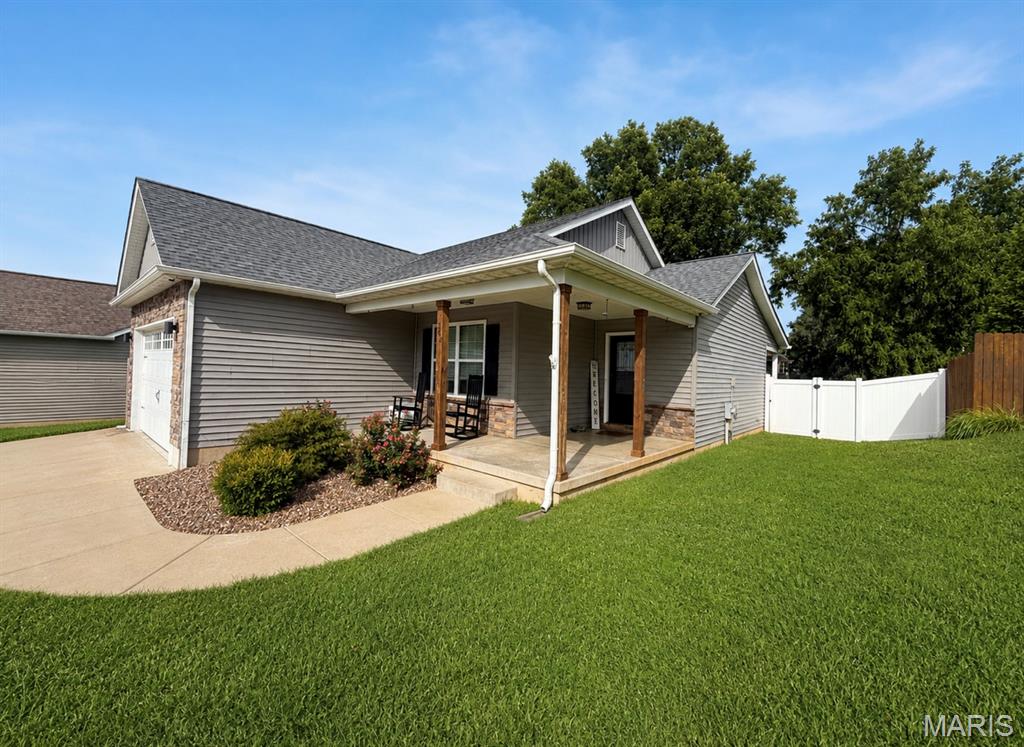 2nd image of 304 Kinley Dr, Farmington, MO 63640 | MLS# MIS26054426