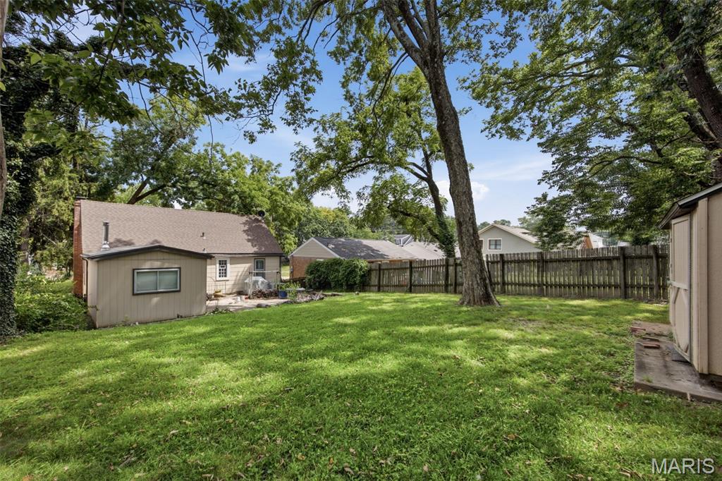 3rd image of 929 N Harrison Ave, Kirkwood, MO 63122 | MLS# MIS26054450
