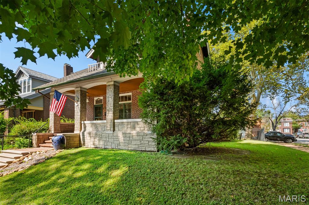 3rd image of 1103 Bellerive Blvd, St Louis, MO 63111 | MLS# MIS26054493