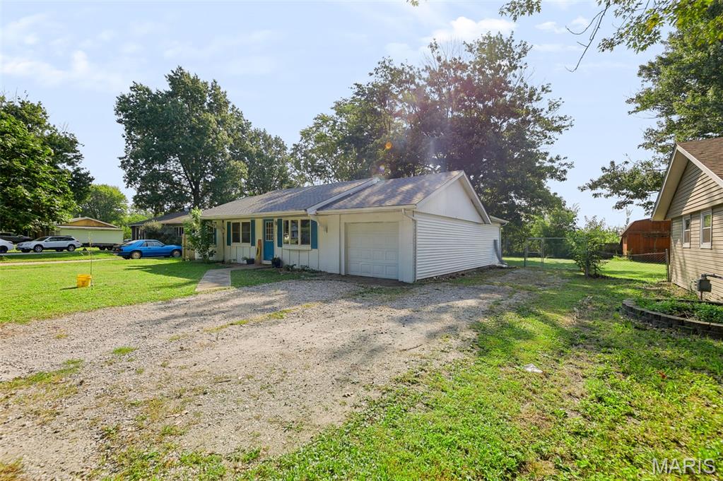 2nd image of 515 Mobile St, Brighton, IL 62012 | MLS# MIS26054548