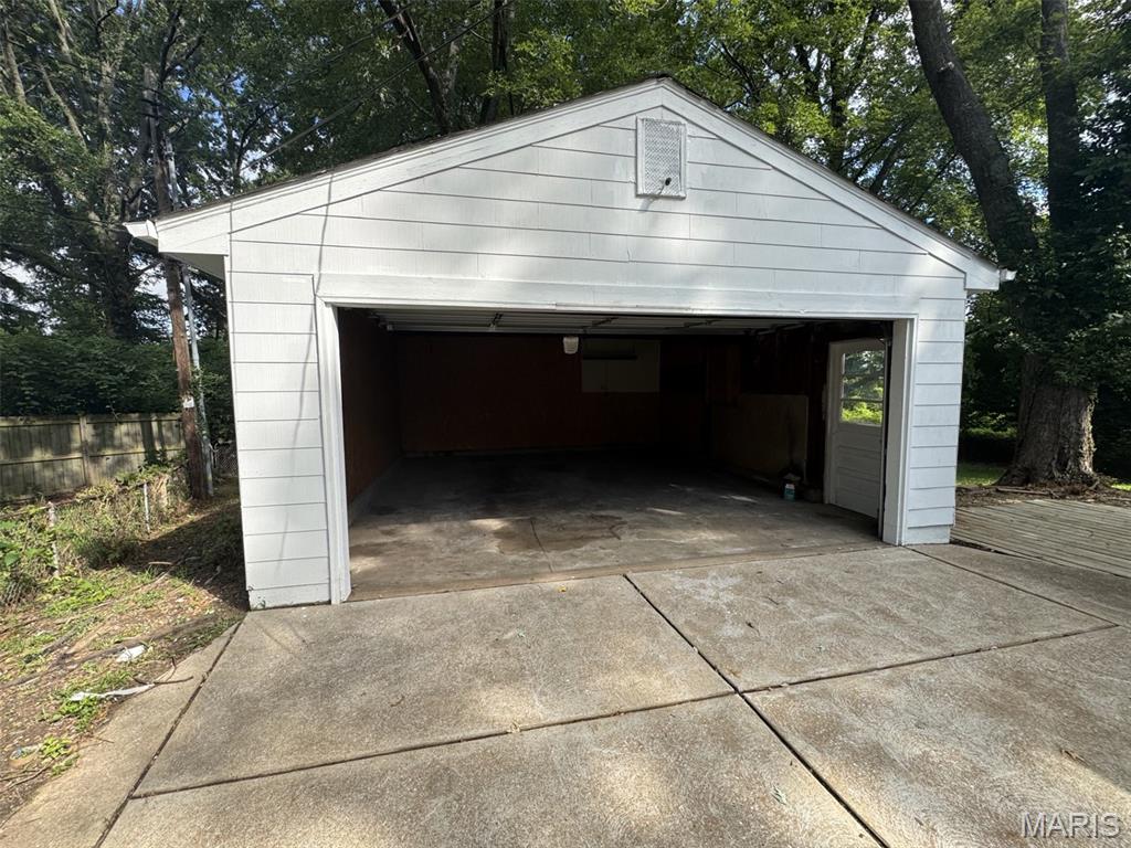 12th image of 10605 Dunkeld Cir, St Louis, MO 63137 | MLS# MIS26054559