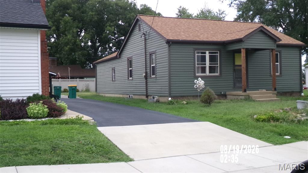 2nd image of 221 E Laurel St, Millstadt, IL 62260 | MLS# MIS26054562