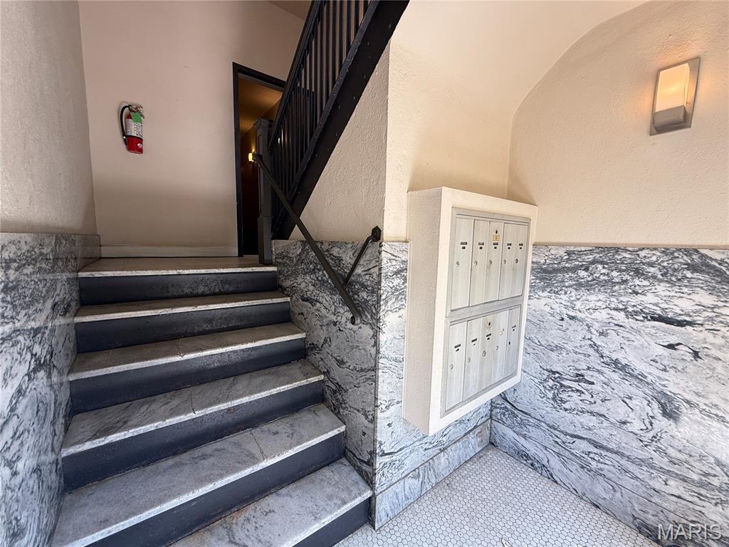 3rd image of 5621 Pershing Ave, St. Louis, MO 63112