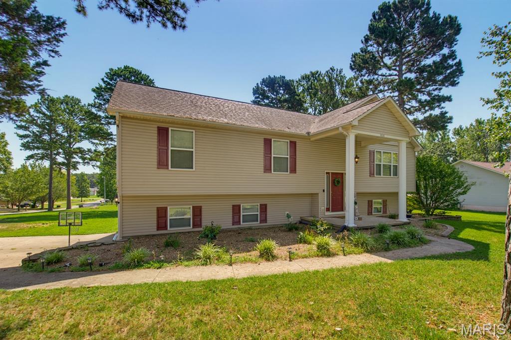 1st image of 3038 Wolf Run, Poplar Bluff, MO 63901 | MLS# MIS26054739