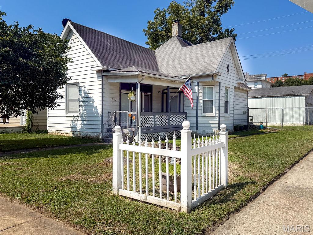 1st image of 202 E 2nd St, De Soto, MO 63020 | MLS# MIS26054890