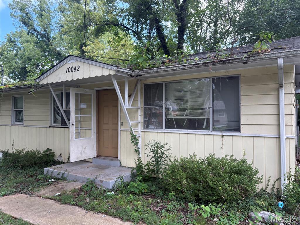 2nd image of 10042 Green Valley Dr, St Louis, MO 63136 | MLS# MIS26055300