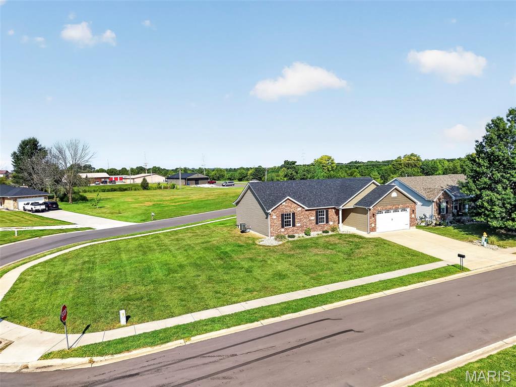 2nd image of 13 Berkshire Ct, Troy, MO 63379 | MLS# MIS26055319