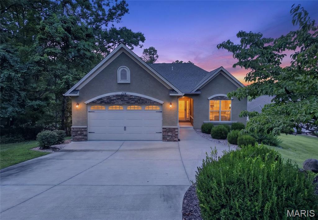 Photo 1 of Single family home for sale at 114 W Crossfox Trl, Camdenton, MO 65020 | MLS# MIS26056321 | Listing updated on 2026-09-04