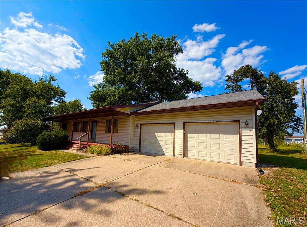 Photo 3 of Single family home for sale at 501 Ely St, Perry, MO 63462 | MLS# MIS26056455 | Listing updated on 2026-09-02