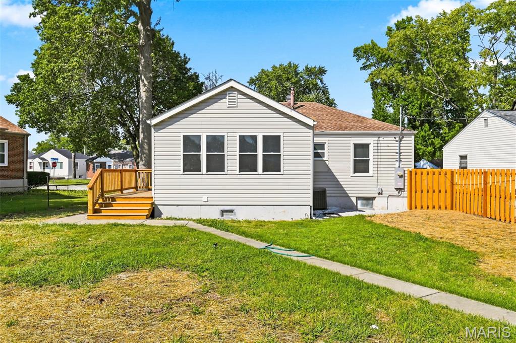 Photo 2 of Single family home for sale at 10620 Saint Stephen Ln, Saint Ann, MO 63074 | MLS# MIS26056663 | Listing updated on 2026-09-02