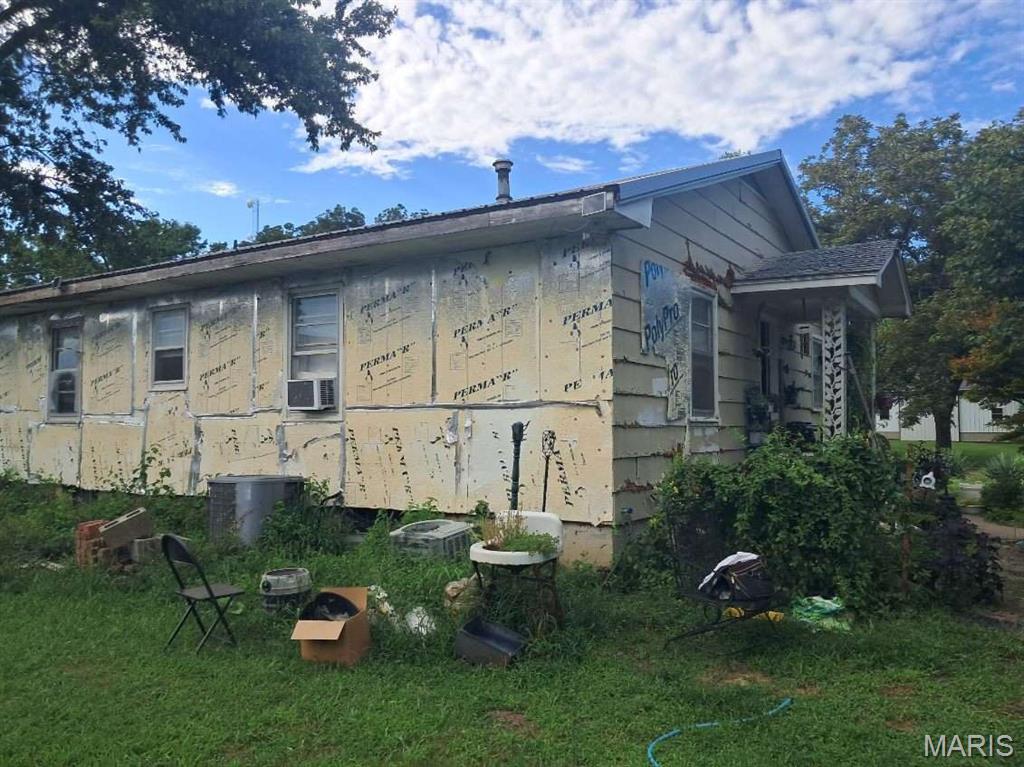 Photo 4 of Single family home for sale at 209 E Sunset Dr, Hale, MO 64643 | MLS# MIS26056724 | Listing updated on 2026-09-03
