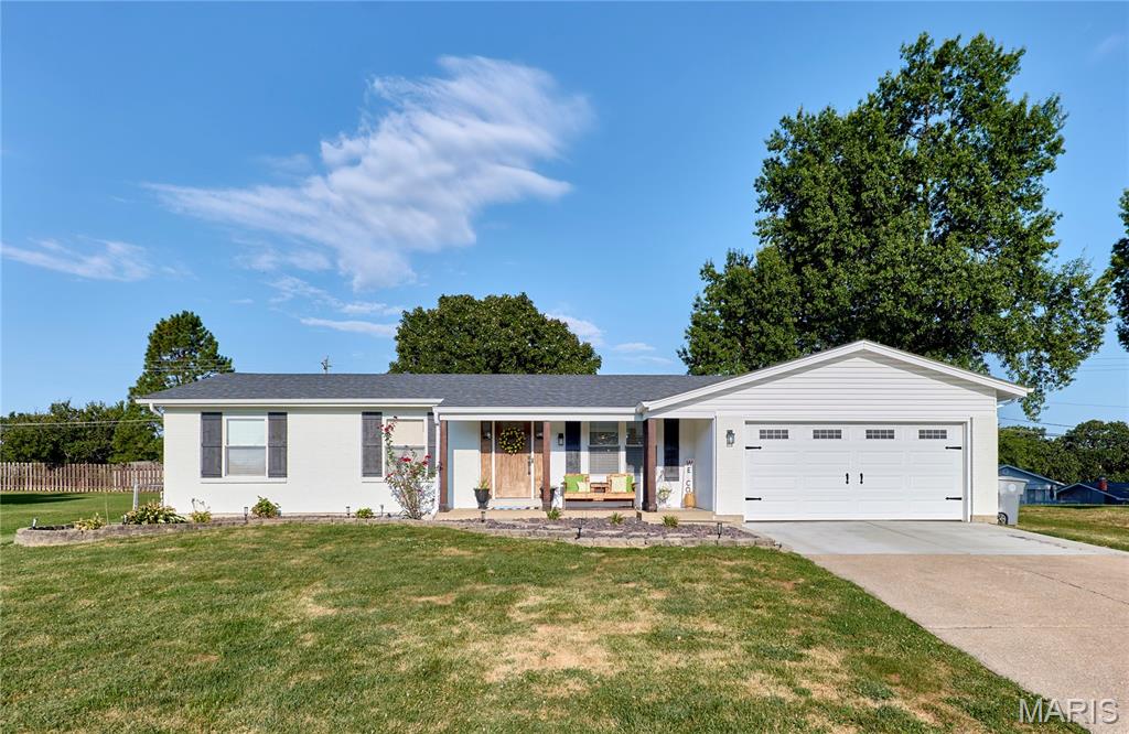 Photo 1 of Single family home for sale at 415 Westridge Dr, O Fallon, MO 63366 | MLS# MIS26056840 | Listing updated on 2026-09-04