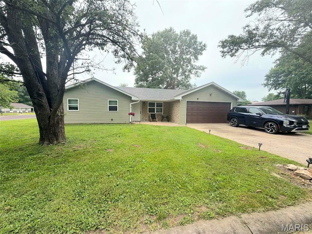 Photo 1 of Single family home for sale at 7305 N Wishing Well Dr, Columbia, MO 65202 | MLS# MIS26057304 | Listing updated on 2026-09-06